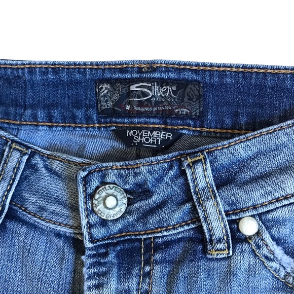 Vintage Y2K Era Silver Jeans The November Short Size 6 Light Wash Cut Off Denim - Picture 6 of 12